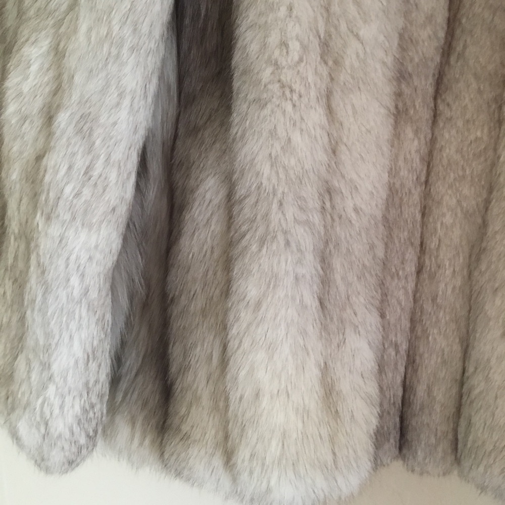 ✨ Luxurious Genuine Blue Fox Fur Coat – Plush, Silvery & Stunning ✨ - Picture 3 of 7